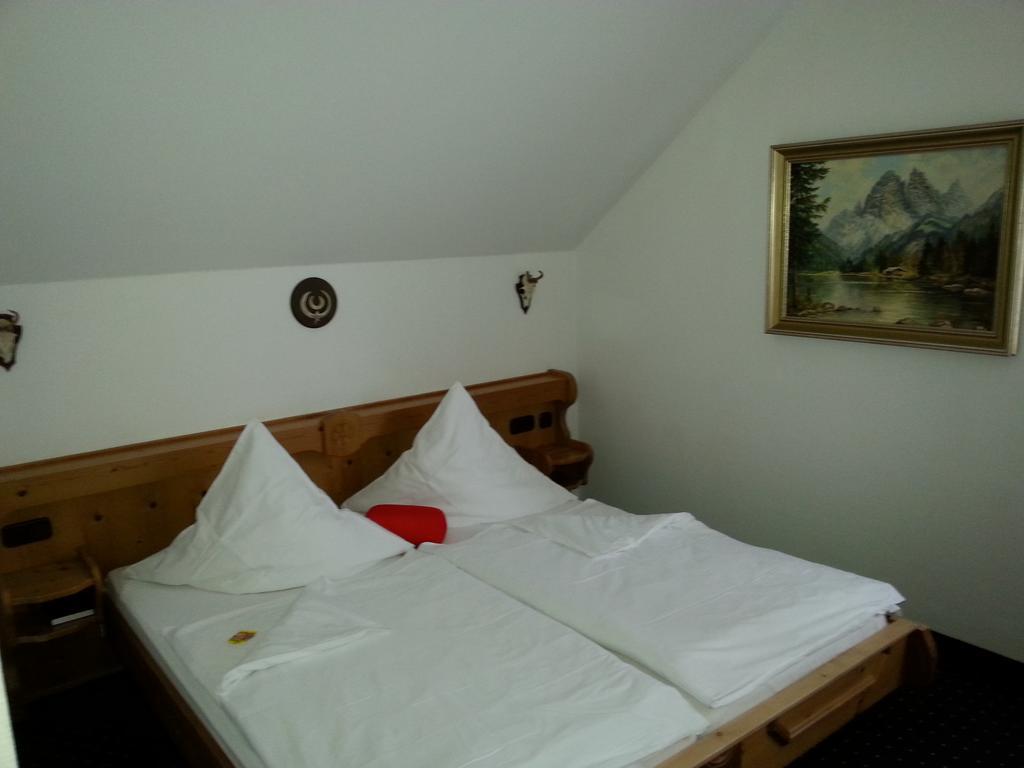 Brucker Gastehaus Hotel เฟือร์สเทนเฟลด์บรุค ห้อง รูปภาพ