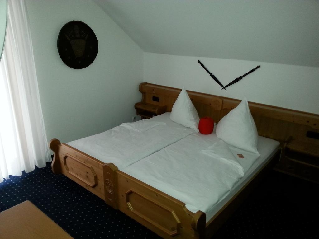 Brucker Gastehaus Hotel เฟือร์สเทนเฟลด์บรุค ห้อง รูปภาพ